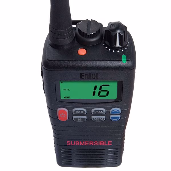 Entel HT644 Marine VHF Radio with Full Channel Set 2 راديو إنتل HT644 البحري المحمول بشاشة LCD وحماية IP68