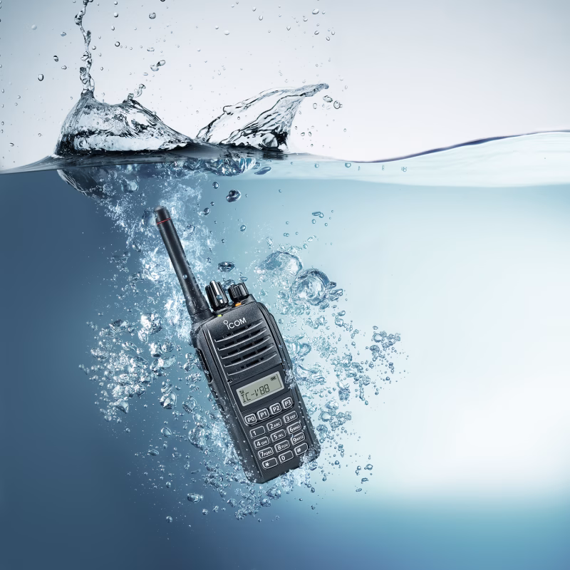 Icom V88 Pro Handheld VHF Two-Way Radio 2 جهاز لاسلكي يدوي Icom V88 Pro طراز VHF بتصنيف IP67