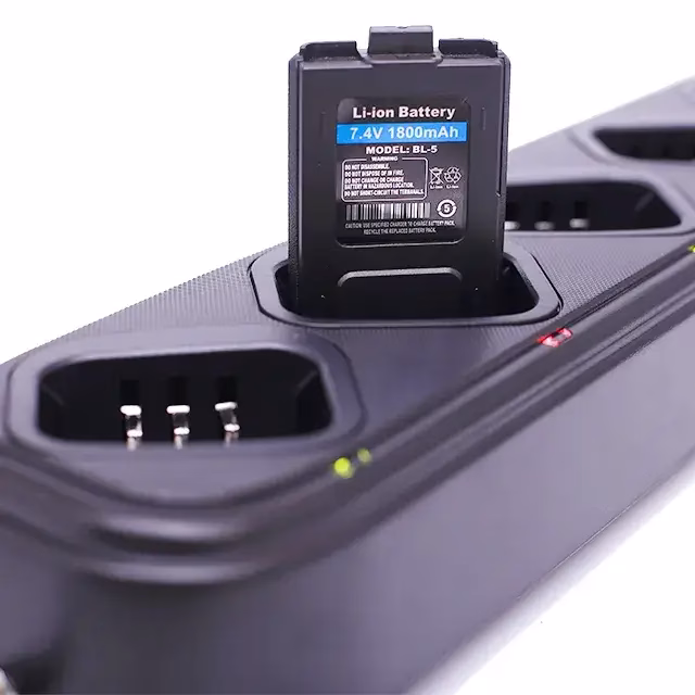 OEM / Unbranded MT777MUC Rapid Radio Charger 6-Port 3 شاحن أجهزة لاسلكية MT777MUC سريع بـ6 منافذ مع مصدر طاقة