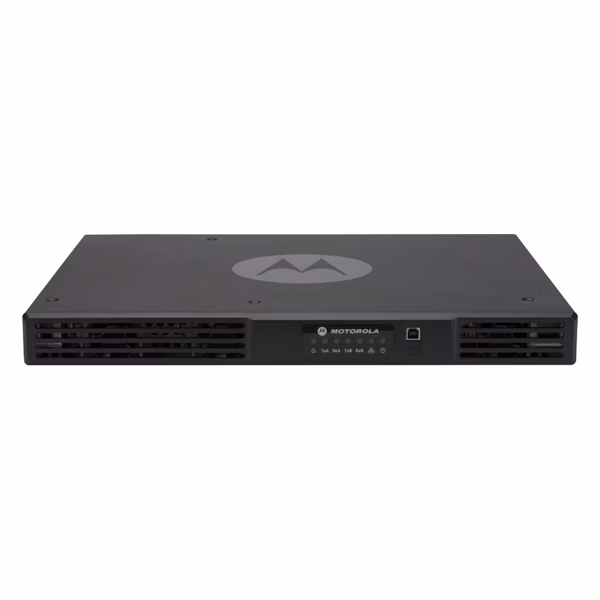 Motorola SLR5500 DMR Repeater 50W 1U Rackmount 2 مكرر لاسلكي موتورولا SLR5500 رقمي DMR بوحدة رفّ واحدة، منظر أمامي